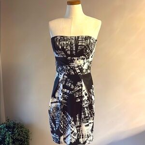 Max & Cleo Black and White abstract cocktail Strapless Sheath Dress satin NWOT 6